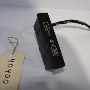 Mercedes Benz A CLA GLA CLE Class USB Connection Hub A172 820 20 00 - Image 3