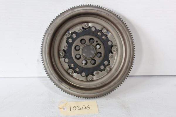 Audi 8V S3 8S tt / Volkswagen MK7 Golf Dual Mass Flywheel 06K 105 266 A