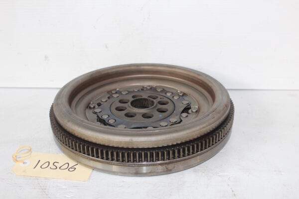 Audi 8V S3 8S tt / Volkswagen MK7 Golf Dual Mass Flywheel 06K 105 266 A