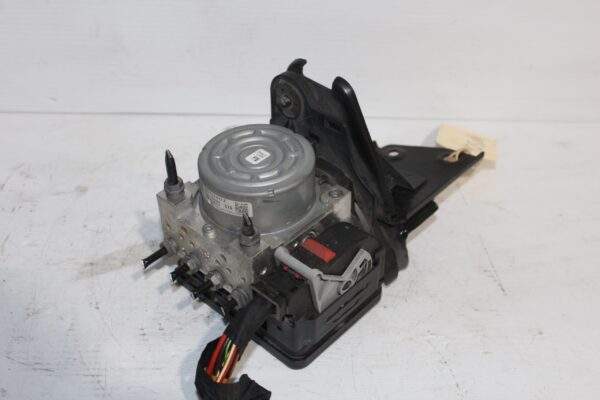 Audi A3 S3 / Volkswagen Golf Mk7 ABS Pump Unit Module 3Q0 907 379 F