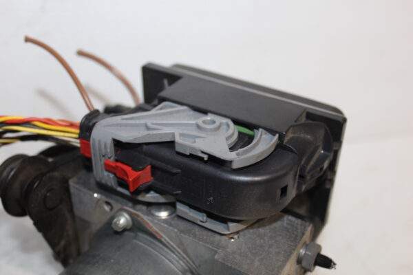 Audi 8R Q5 SQ5 ABS Control Unit Pump Module 8R0 907 379 AP