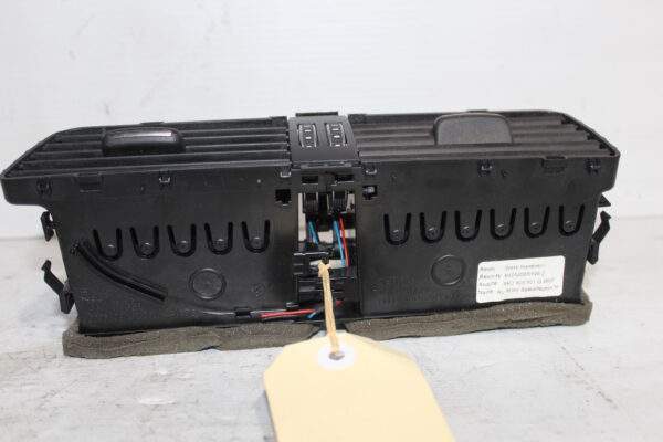 Audi 8R Q5 SQ5 Centre Dashboard Air Vent 8R2 820 951 G