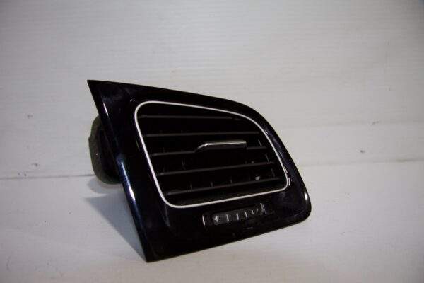 Volkswagen Golf Mk7 Dashboard Air Vent Gloss Black 5G2819742, 5G2819248