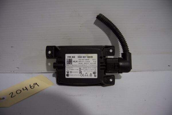 Volkswagen Mk7 Golf Blind Spot Detection Sensor Module 5Q0 907 685 B
