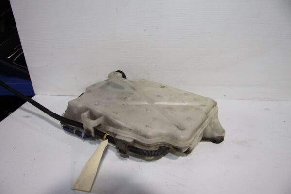 Volkswagen Golf Mk7 Washer Tanks Reservoir with 1 pump 5Q0 955 449 BL