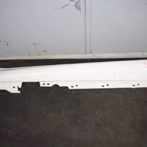 BMW F80 M3 Passenger Left LH Side skirt Sill Mould White - Image 7