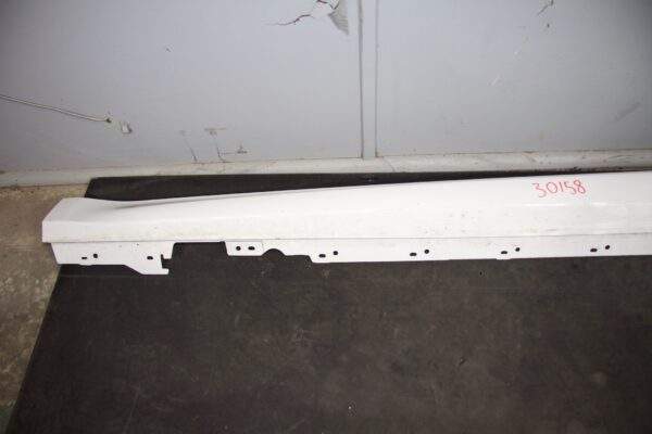 BMW F80 M3 Passenger Left LH Side skirt Sill Mould White
