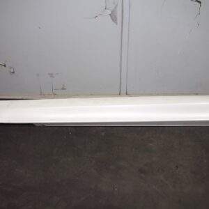 BMW F80 M3 Driver Right RH Side skirt Sill Mould White - Image 9