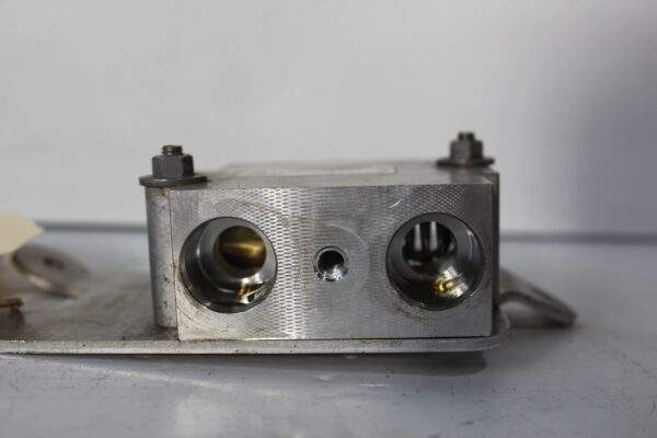 BMW F80 F82 M3 M4 Transmission Gearbox Cooler Thermostat 7592723