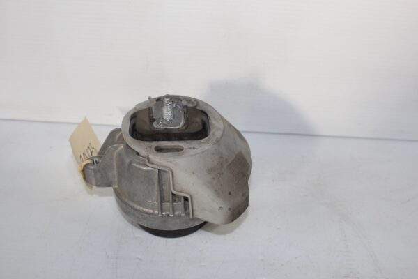BMW F80 F82 F87 M2 M3 M4 Right Driver Engine Mount 2284818