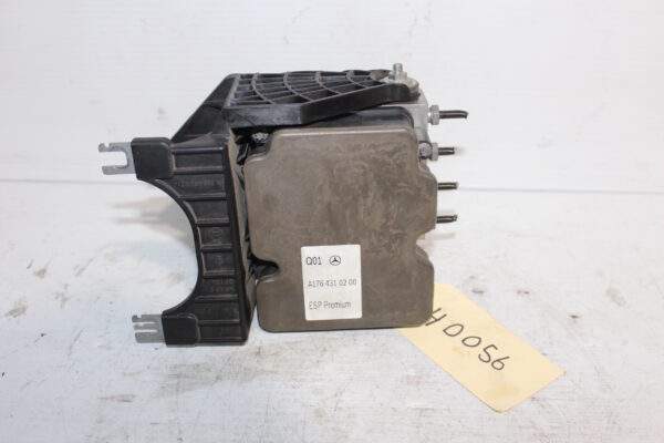 Mercedes Benz W176 W117 A CLA Class ABS Module Pump Unit A1764310200