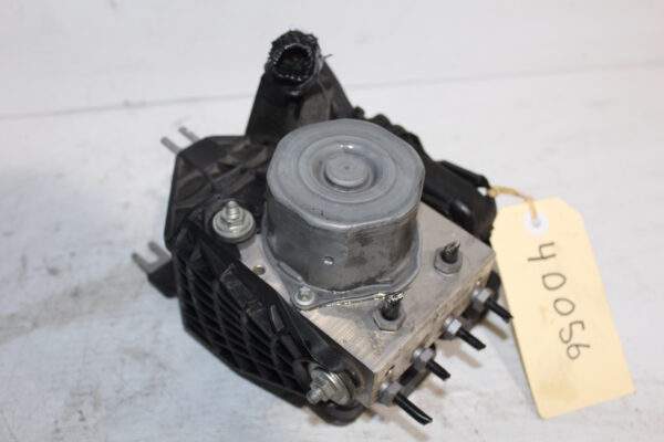 Mercedes Benz W176 W117 A CLA Class ABS Module Pump Unit A1764310200