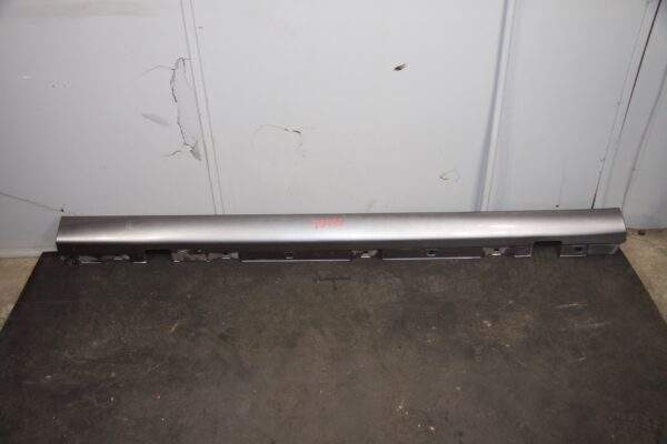 Mercedes Benz W176 W117 A CLA Class AMG Right Driver Side Skirt Mould Silver