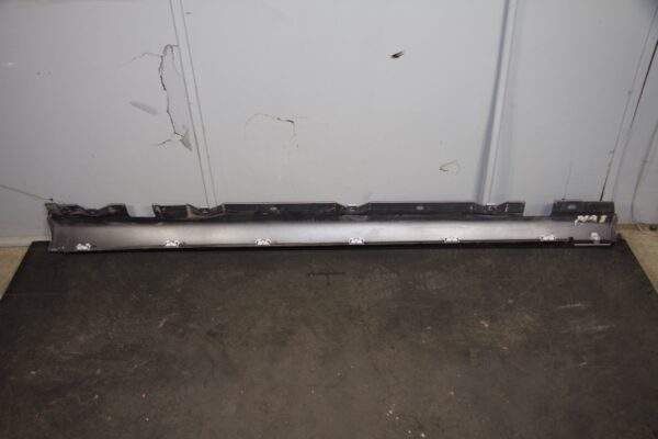 Mercedes Benz W176 W117 A CLA Class AMG Right Driver Side Skirt Mould Silver