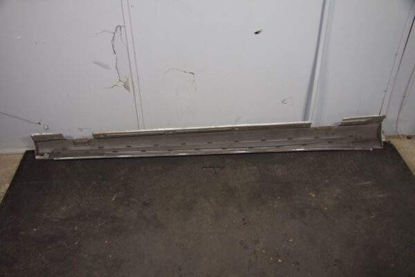 Mercedes Benz W176 W117 A CLA Class AMG Left Passenger Side Skirt Mould Silver