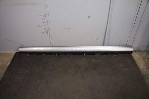 Mercedes Benz W176 W117 A CLA Class AMG Left Passenger Side Skirt Mould Silver
