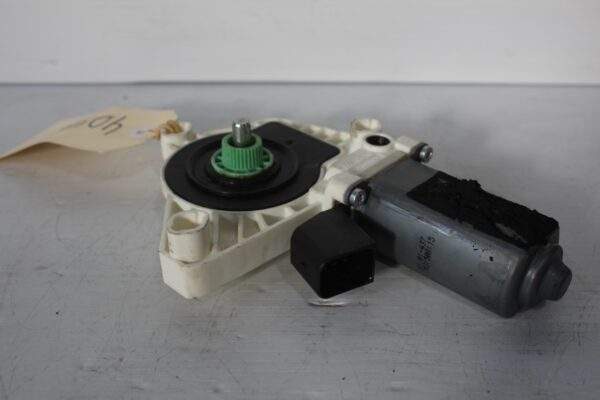 Mercedes Benz W117 CLA Class Window Motor Regulator A55383-110