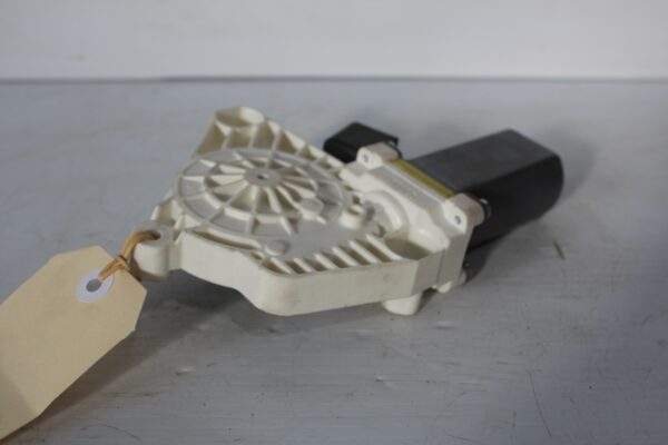 Mercedes Benz W117 CLA Class Window Motor Regulator A55383-110