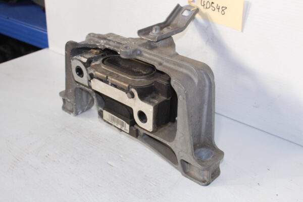 Mercedes Benz W176 W117 A45 CLA45 AMG M133 Engine Mount Support A2462402417