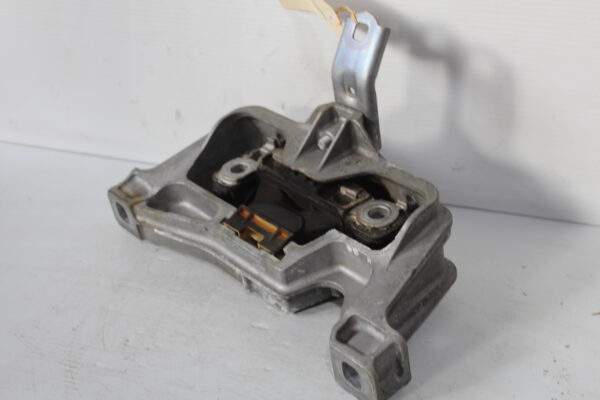 Mercedes Benz W176 W117 A45 CLA45 AMG M133 Engine Mount Support A2462402417