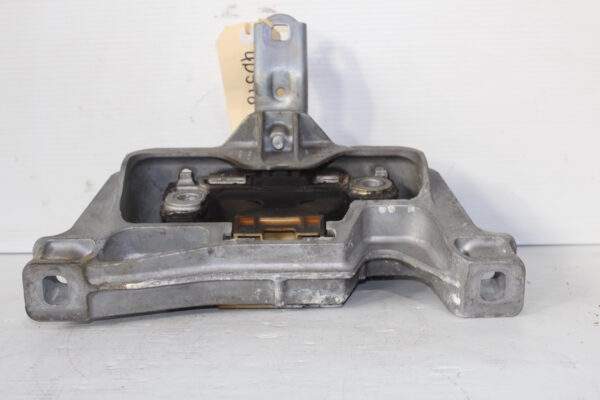 Mercedes Benz W176 W117 A45 CLA45 AMG M133 Engine Mount Support A2462402417