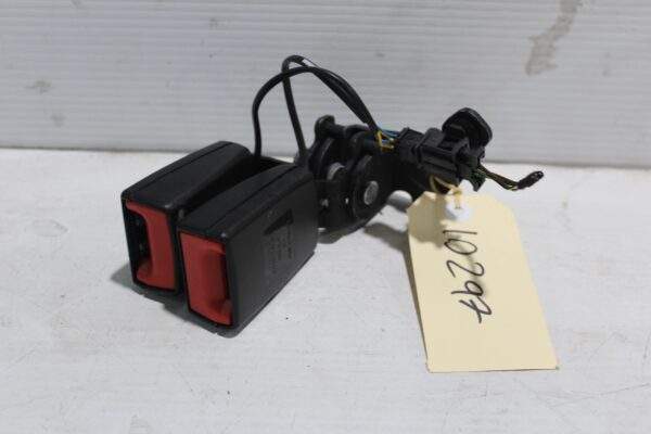 Audi 8V A3 S3 RS3 / Volkswagen MK7 Rear Centre Seat Belt Buckle 8V0 857 739 Q