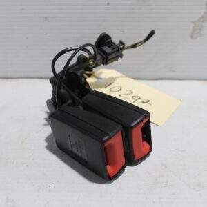 Audi 8V A3 S3 RS3 / Volkswagen MK7 Rear Centre Seat Belt Buckle 8V0 857 739 Q - Image 2