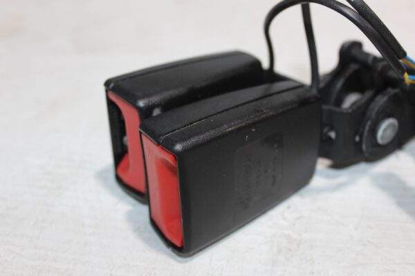 Audi 8V A3 S3 RS3 / Volkswagen MK7 Rear Centre Seat Belt Buckle 8V0 857 739 Q