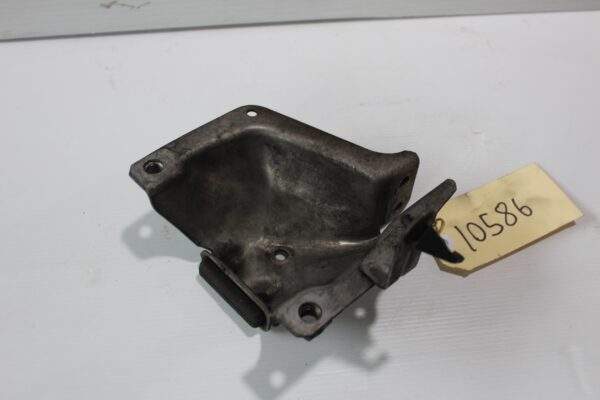 Audi A4 A5 Q5 / Porsche 95B Macan Engine Mount Retaining Plate 8K0 399 059 F