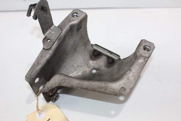 Audi A4 A5 Q5 / Porsche 95B Macan Engine Mount Retaining Plate 8K0 399 059 F