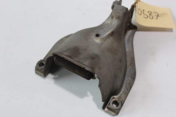 Audi A4 A5 Q5 / Porsche 95B Macan Engine Mount Retaining Plate 8K0 399 060 F