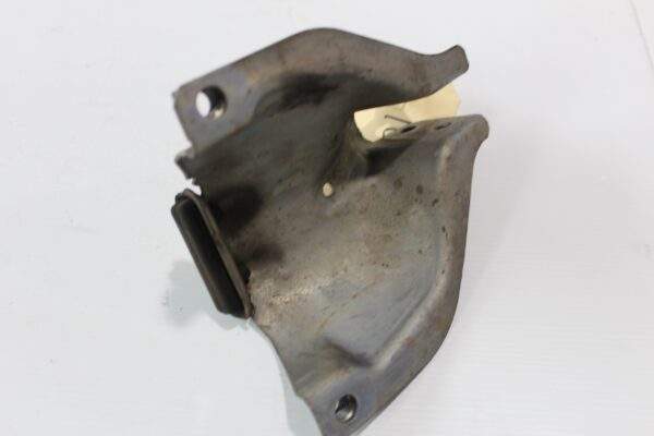 Audi A4 A5 Q5 / Porsche 95B Macan Engine Mount Retaining Plate 8K0 399 060 F