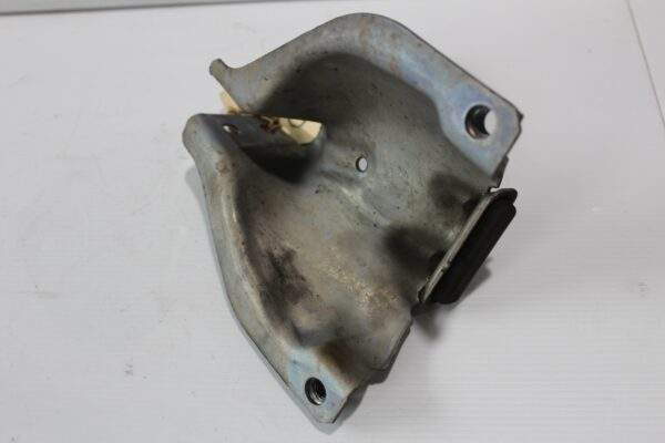 Audi A4 A5 Q5 / Porsche 95B Macan Engine Mount Retaining Plate 8K0 399 060 F