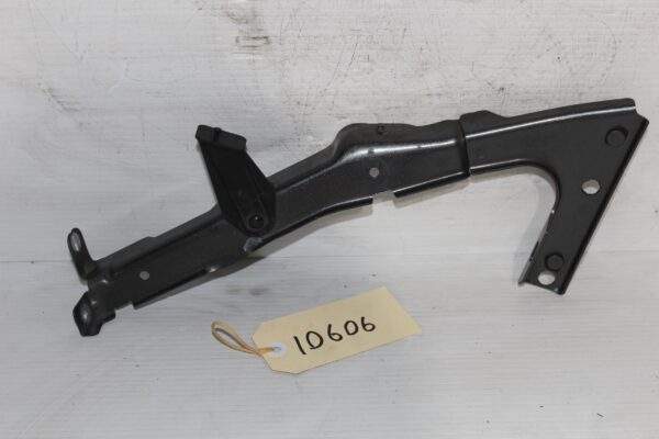 Audi 8T 8F A5 Front Left Passenger Fender Guard Support Bracket 8T0 821 135 G