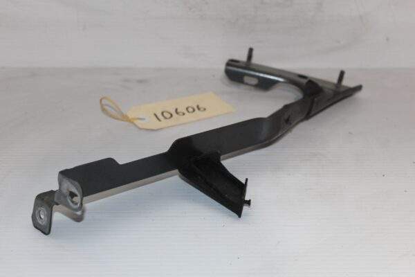 Audi 8T 8F A5 Front Left Passenger Fender Guard Support Bracket 8T0 821 135 G