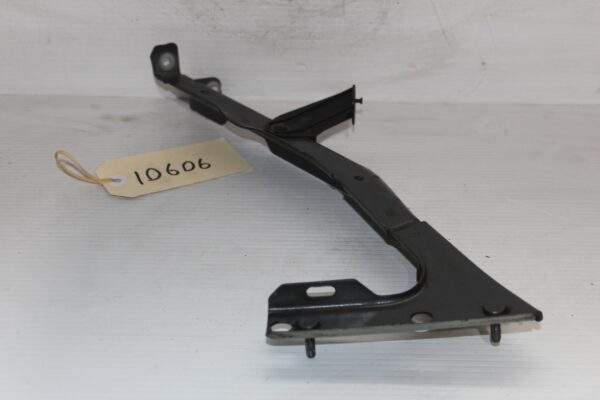 Audi 8T 8F A5 Front Left Passenger Fender Guard Support Bracket 8T0 821 135 G