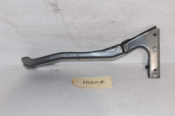 Audi 8T 8F A5 Front Right Driver Fender Guard Support Bracket 8T0 821 136 G