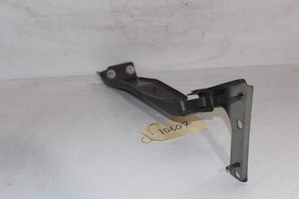 Audi 8T 8F A5 Front Right Driver Fender Guard Support Bracket 8T0 821 136 G