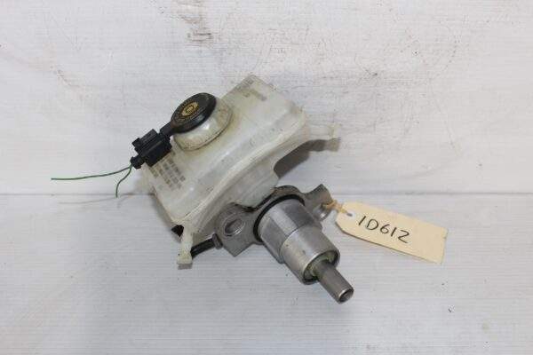Audi 8T 8F A5 8R Q5 SQ5 Brake Master Cylinder 8K0 611 301 A