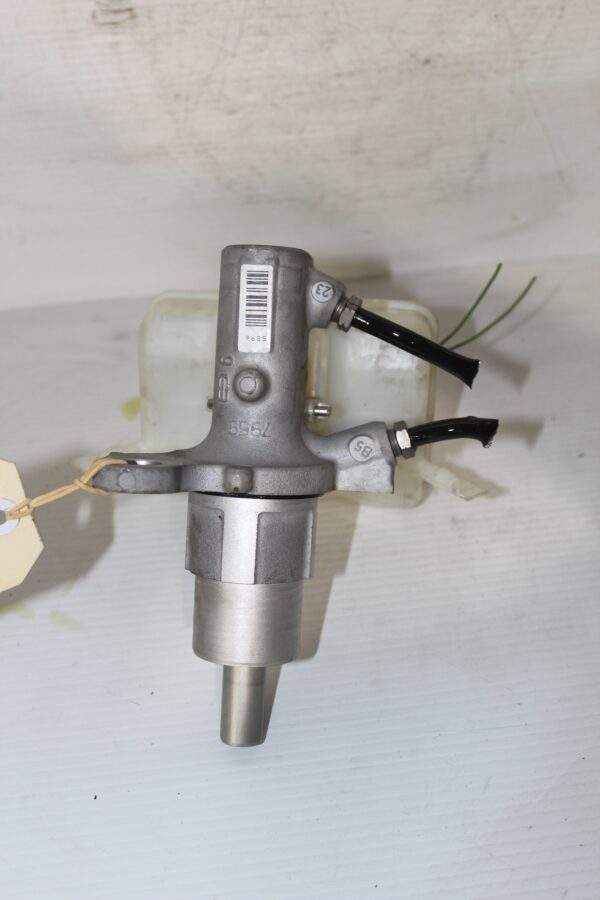 Audi 8T 8F A5 8R Q5 SQ5 Brake Master Cylinder 8K0 611 301 A
