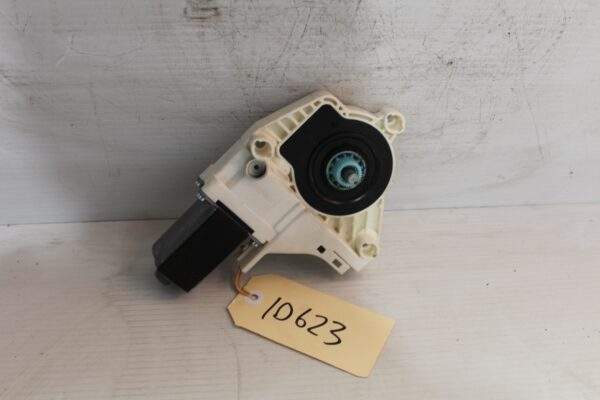 Audi A5 S5 RS5 A4 A6 Q7 Front Right Window Regulator Motor 8T0 959 802 B