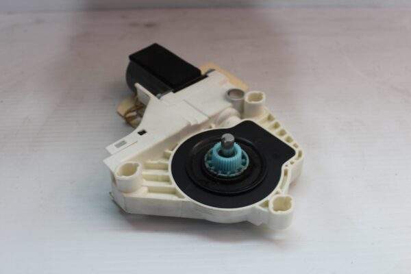 Audi A5 S5 RS5 A4 A6 Q7 Front Right Window Regulator Motor 8T0 959 802 B