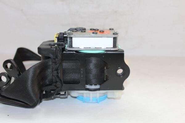 Audi 8F A5 Front Seat Belt Pre-Tensioner Assembly 8F1 857 705 AD