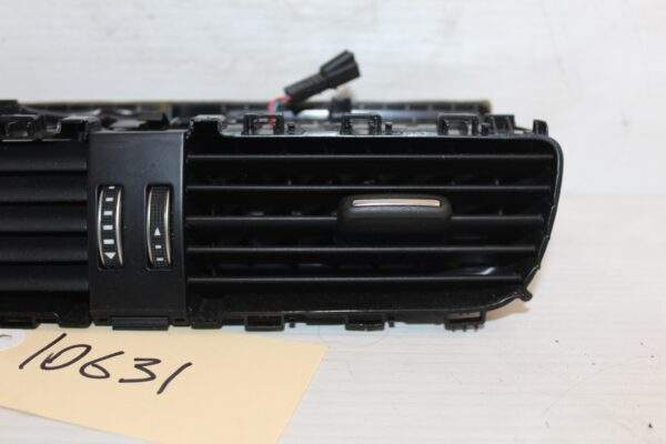 Audi 8T 8F A5 S5 Centre Dash Air Vent 8T2 820 951 E