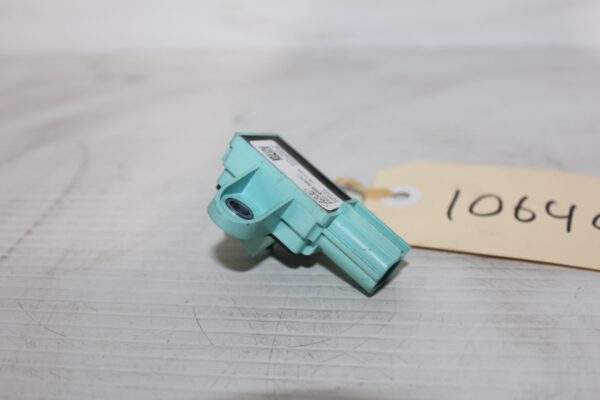Audi A4 A5 S5 Q5 Airbag SRS Crash Sensor 8K0 955 557 C