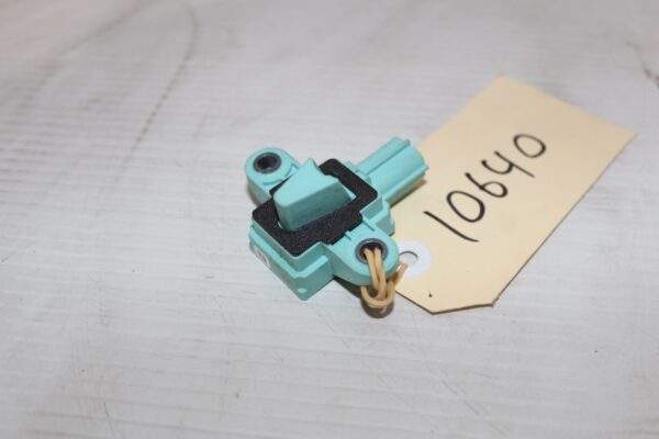 Audi A4 A5 S5 Q5 Airbag SRS Crash Sensor 8K0 955 557 C