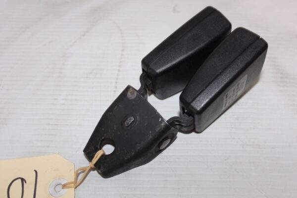 Audi 8F A5 Centre Seat Belt Buckle 8J8 857 739 J