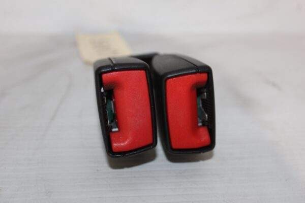 Audi 8F A5 Centre Seat Belt Buckle 8J8 857 739 J