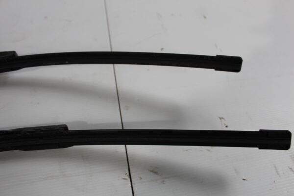 Audi 8F A5 Front Wiper Arm Assembly Pair 8F2955407A, 8F2955408A