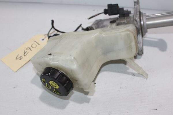 Audi 8 A3 S3 RS3 / Volkswagen Mk7 Golf Brake Master Cylinder 5Q2 611 301 G